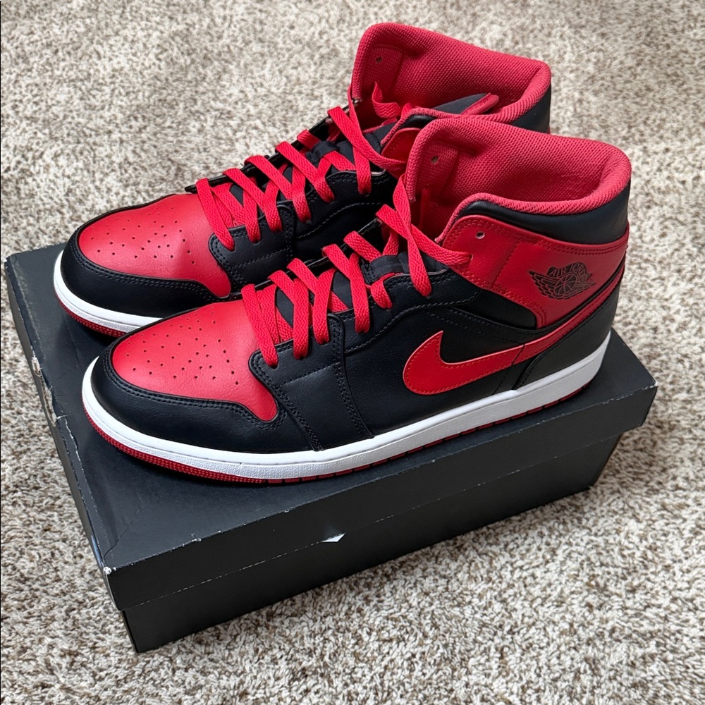 Jordan Retro 1 Mid Alternate Bred